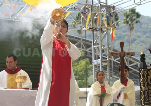 Viven 2 mil j&oacute;venes una jornada de fe