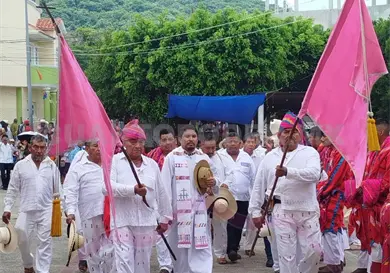 Vuelve la tradición del alférez Vuelve la tradición del alférez