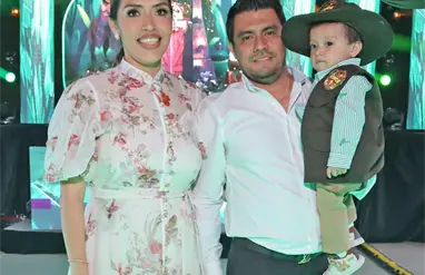 Jorge cumple un a&ntilde;o y recibe el bautismo