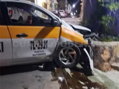Intenta robar un taxi, pero se accidenta Intenta robar un taxi, pero se accidenta
