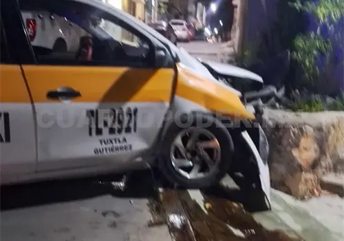 Intenta robar un taxi, pero se accidenta Intenta robar un taxi, pero se accidenta