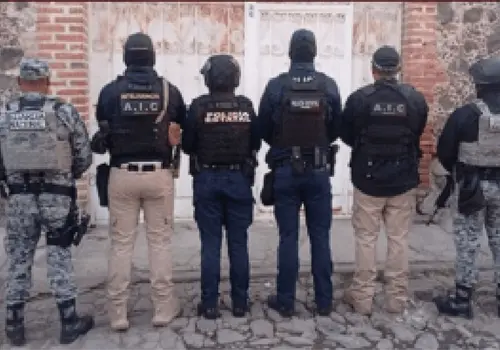 Detienen a jefe policial de Villa de Tezontepec Detienen a jefe policial de Villa de Tezontepec