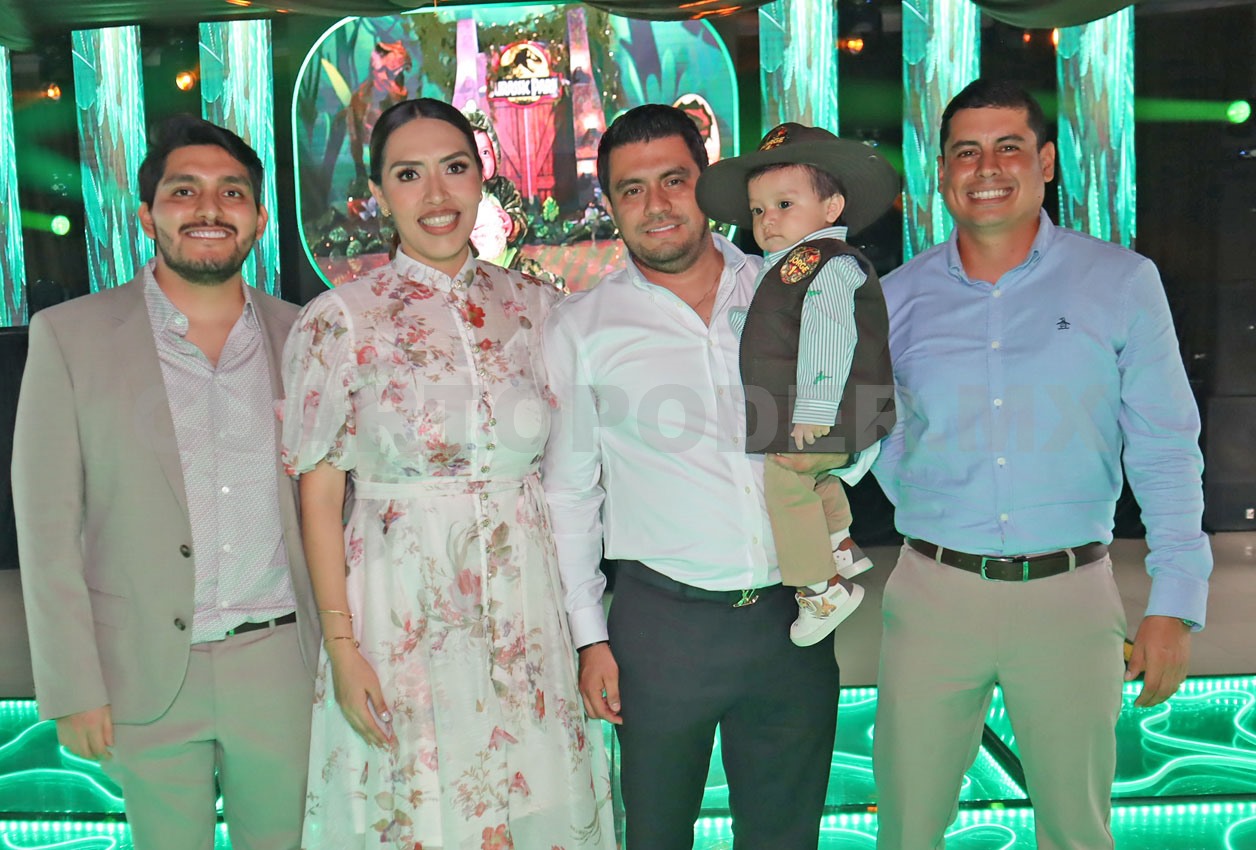 Jorge cumple un año y recibe el bautismo
