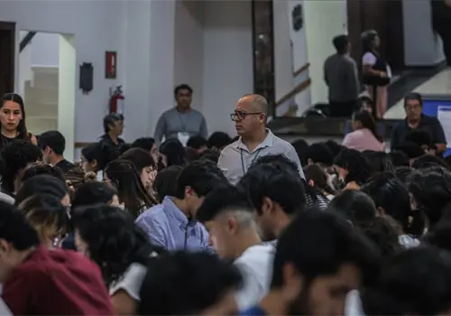 Presentan aspirantes examen presencial