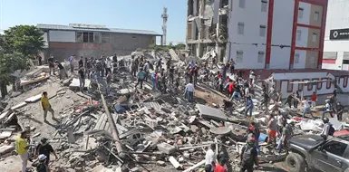 Confirman al menos 239 muertos por terremoto Confirman al menos 239 muertos por terremoto