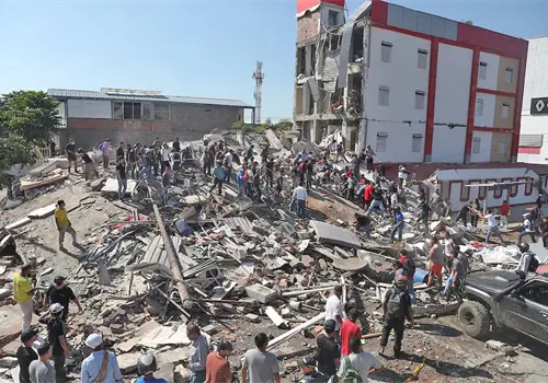 Confirman al menos 239 muertos por terremoto