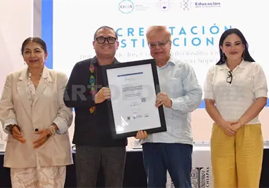 Recibe Unach Acreditación Institucional de los CIEES Recibe Unach Acreditación Institucional de los CIEES
