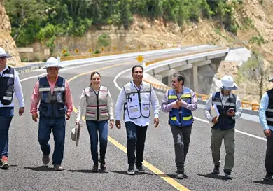 Supervisan construcci&oacute;n de carretera Palenque-Ocosingo