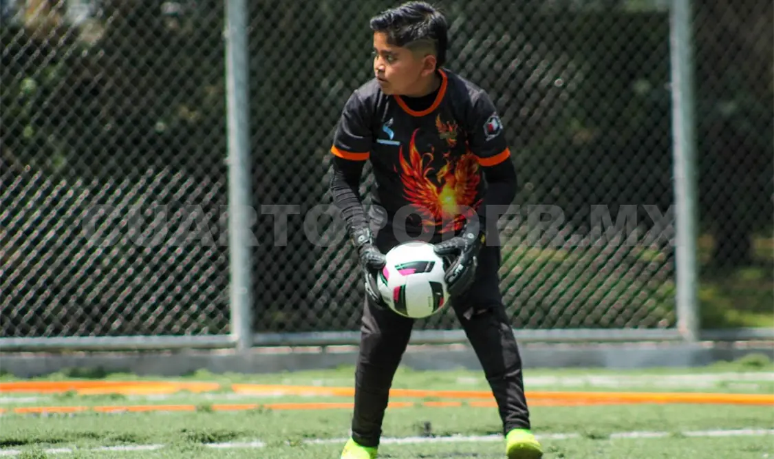 Luis Noé Alvarado Bautista destacó durante su participación en el Torneo de Porteros, en el que consiguió el segundo lugar de su categoría. Cortesía