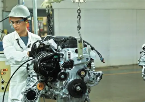 Busca el pa&iacute;s reducir arancel de 25 % a autos