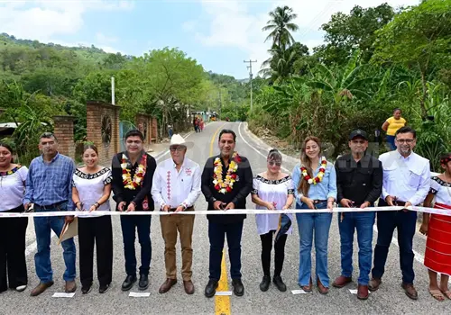 Con obras prioritarias, impulsa bienestar en la regi&oacute;n Mezcalapa