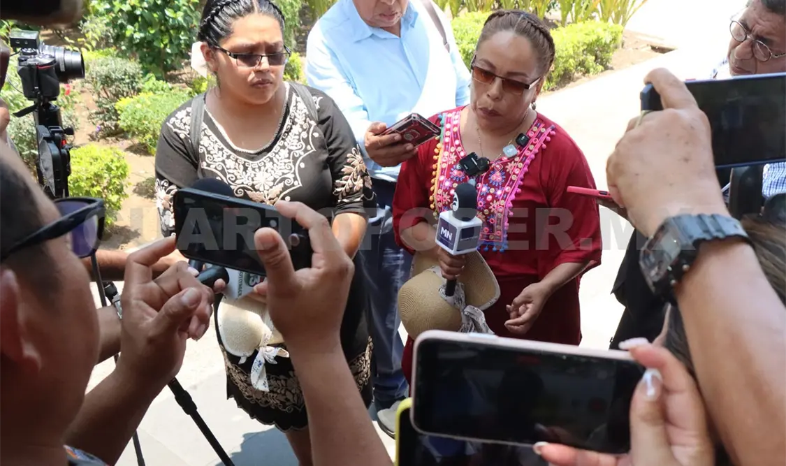 María del Rocío dijo que en el ejido prácticamente ya no cuentan con servicios. Diego Pérez / CP