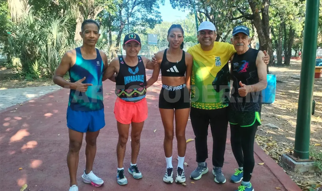 Corredores chiapanecos compitieron en el Medio Maratón Chetumal 2026, en el que representaron al estado en la distancia de 21 kilómetros. Cortesía