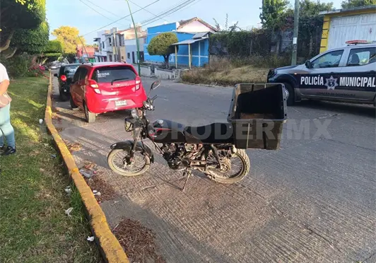 Motorrepartidor se estampa en la parte de atrás de un Matiz Motorrepartidor se estampa en la parte de atrás de un Matiz