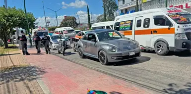 Automovilista embiste a una menor en bulevar Automovilista embiste a una menor en bulevar