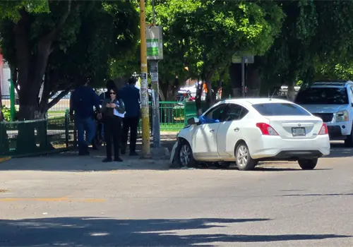 Asesinan a un par de hombres frente al Palacio de Gobierno Asesinan a un par de hombres frente al Palacio de Gobierno