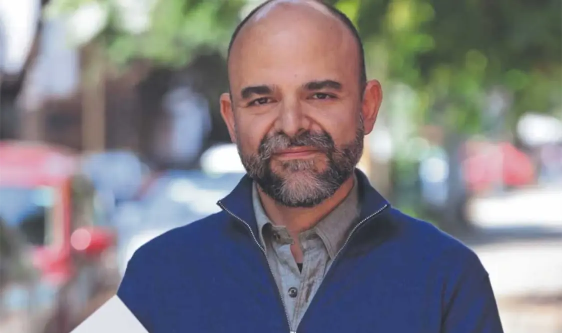 Gabriel Bernal Granados (Ciudad de México, 1973) es ensayista, editor y traductor. Cortesía
