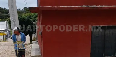 Colonos amarran a un poste a presunto ladrón Colonos amarran a un poste a presunto ladrón