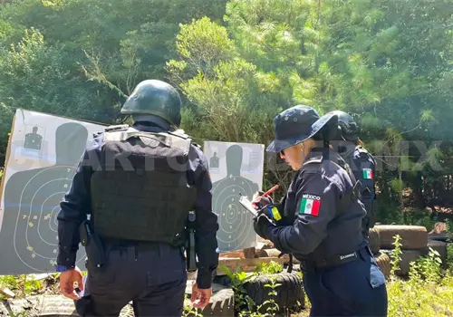 Participan policías en cursos de adiestramiento Participan policías en cursos de adiestramiento