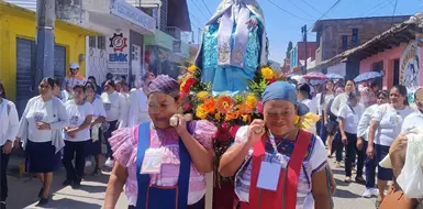 Realizan procesi&oacute;n para anunciar fiesta patronal