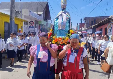 Realizan procesión para anunciar fiesta patronal Realizan procesión para anunciar fiesta patronal