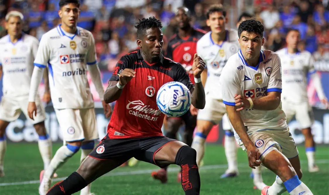 Cruz Azul y Xolos se unen a la cima del campeonato