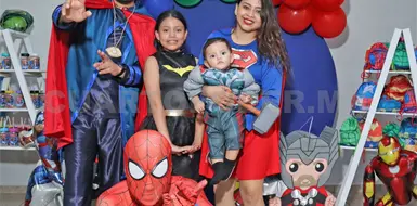 Elías cumple su primera vuelta al sol Elías cumple su primera vuelta al sol