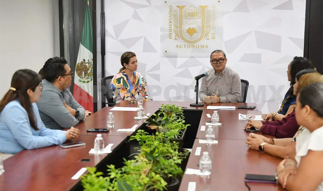 Chacón Rojas y la gerente General de la Empresa de Tecnología Educativa Acreditta, Anabella Laya, firmaron un Convenio de Colaboración. CP