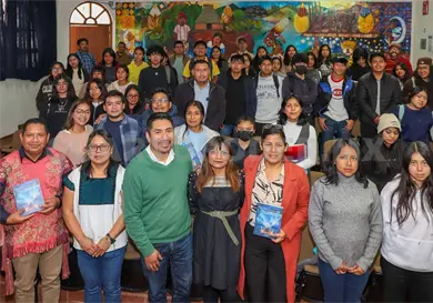 Presentaron El arte de escribir tsotsil