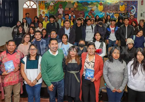 Presentaron El arte de escribir tsotsil