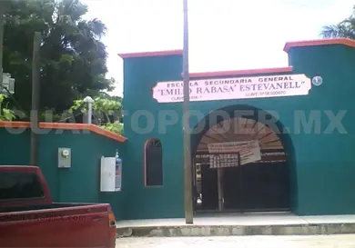 Padres acusan abusos en secundaria de Villaflores