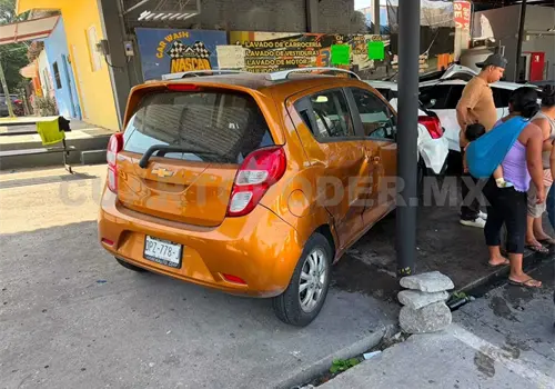 Lesionan a trabajador de autolavado en carambolazo Lesionan a trabajador de autolavado en carambolazo