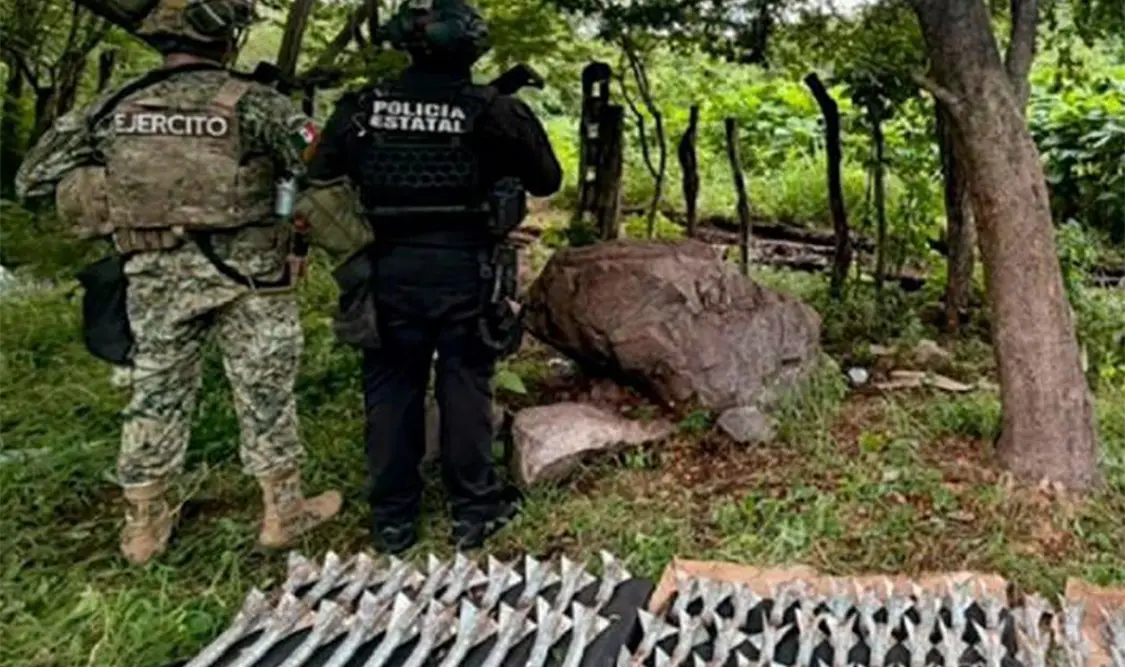 En el lugar se aseguraron 72 artefactos explosivos. Cortesía