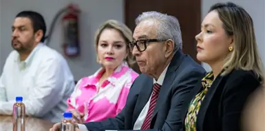 Rocha pide licencia de nuevo a la gubernatura Rocha pide licencia de nuevo a la gubernatura