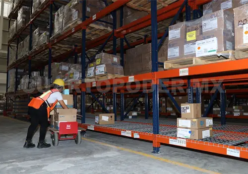 Empresas venden m&aacute;s pero contratan menos