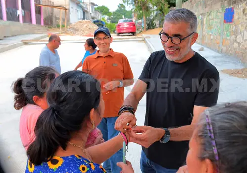 &Aacute;ngel Torres da seguimiento a obras de Calles Felices