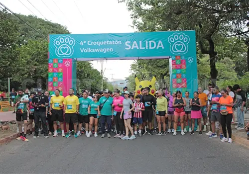 Corren por una causa muy "perruna"