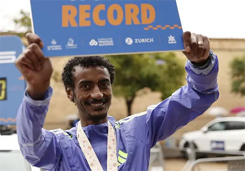 Yomif Kejelcha rompe récord mundial en la Media Maratón de Buenos Aires Yomif Kejelcha rompe récord mundial en la Media Maratón de Buenos Aires