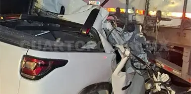 Se incrusta en tr&aacute;iler; el conductor falleci&oacute;