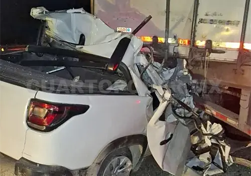 Se incrusta en tr&aacute;iler; el conductor falleci&oacute;