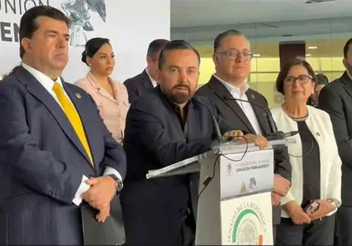 Ser&iacute;a error regreso de Inzunza al Senado