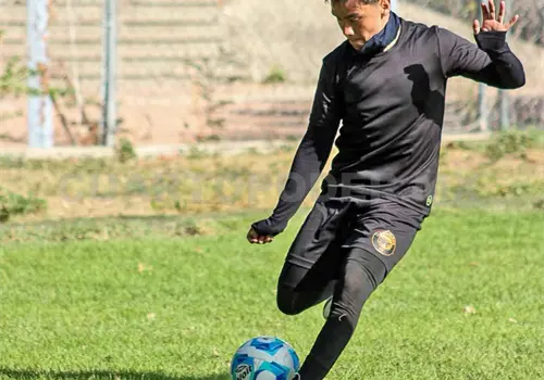 Diego Pi&ntilde;&oacute;n ve cerca el debut con Jaguares