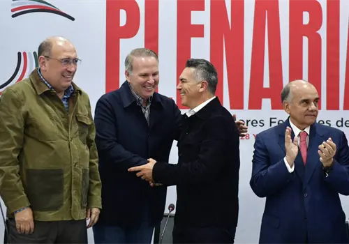 Diputado Kalionchiz abandona el PAN