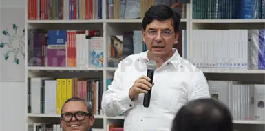 La comunicación es la base de la democracia La comunicación es la base de la democracia
