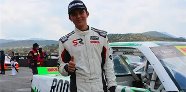 Rodríguez hace historia en las camionetas Rodríguez hace historia en las camionetas