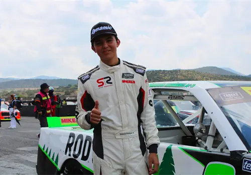 Rodríguez hace historia en las camionetas Rodríguez hace historia en las camionetas