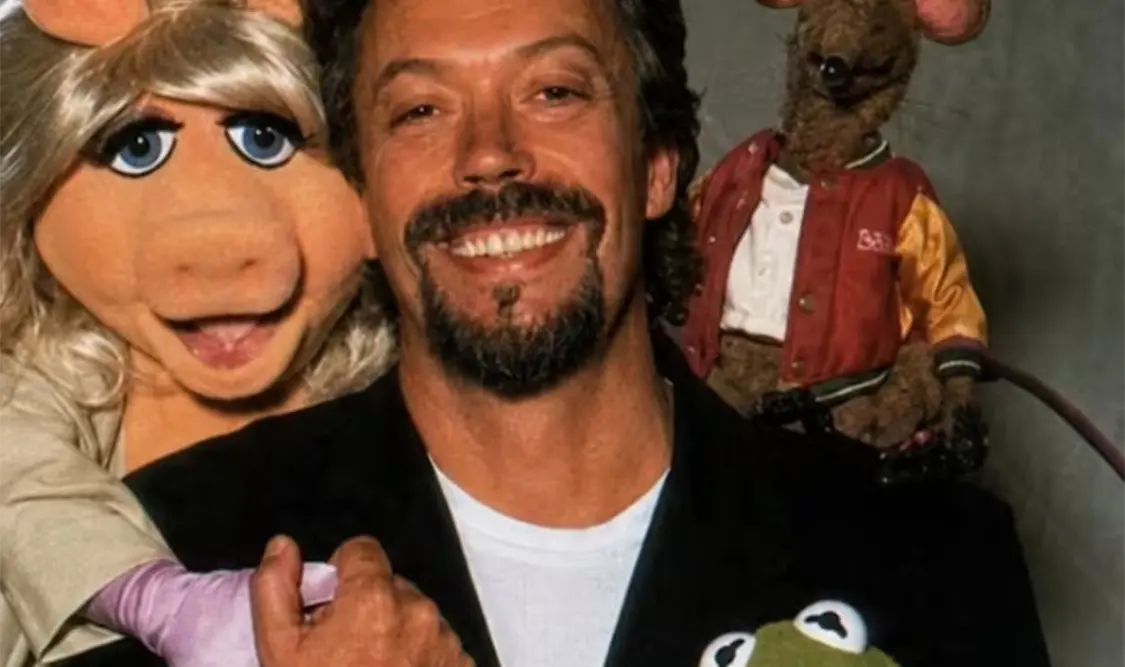 Tim Curry ya es “Muppet honorario”