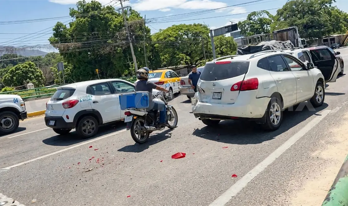 El choque provocó caos vial durante bastante tiempo. Cortesía