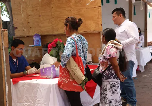 Llevan m&oacute;dulos m&oacute;viles por la salud reproductiva