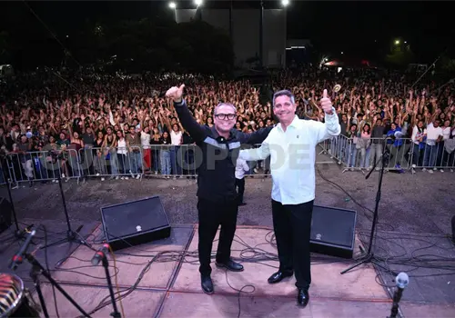Miles de personas participaron en la CIU